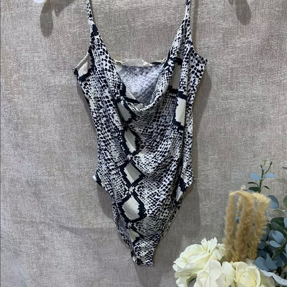 Women’s Thin Strapped Snake Skin Bodysuit Small